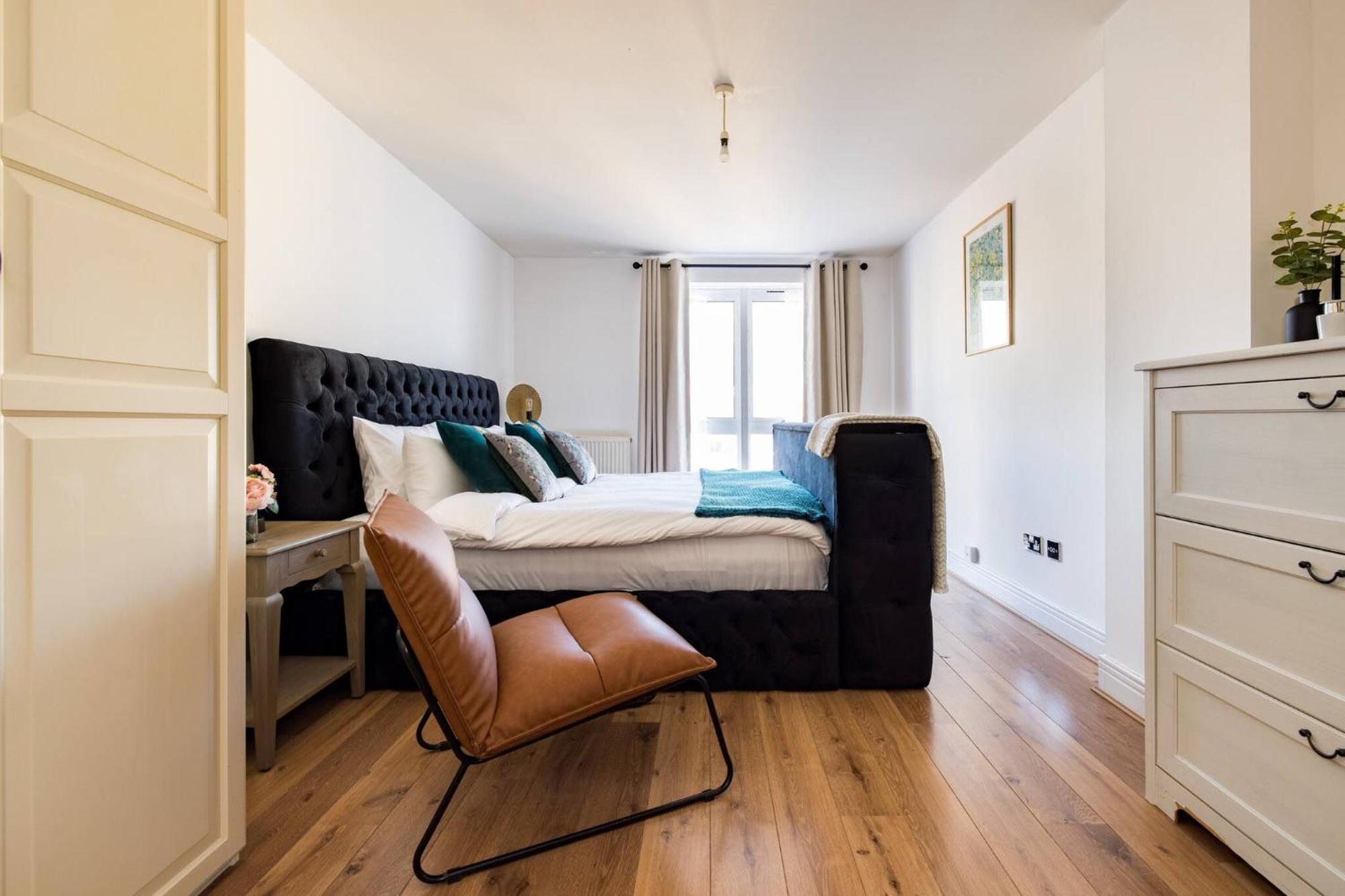 Wild Roses Service Apartments - East India 런던 외부 사진