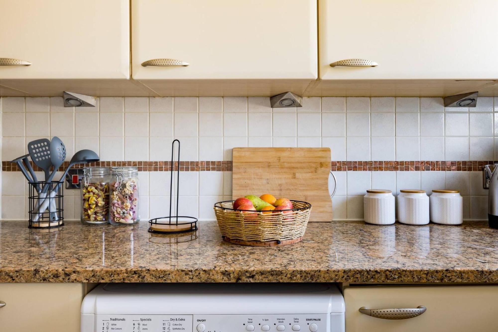 Wild Roses Service Apartments - East India 런던 외부 사진